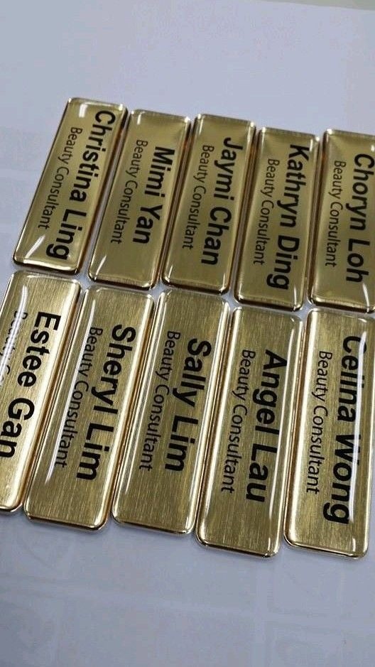 Name Tags & Badges